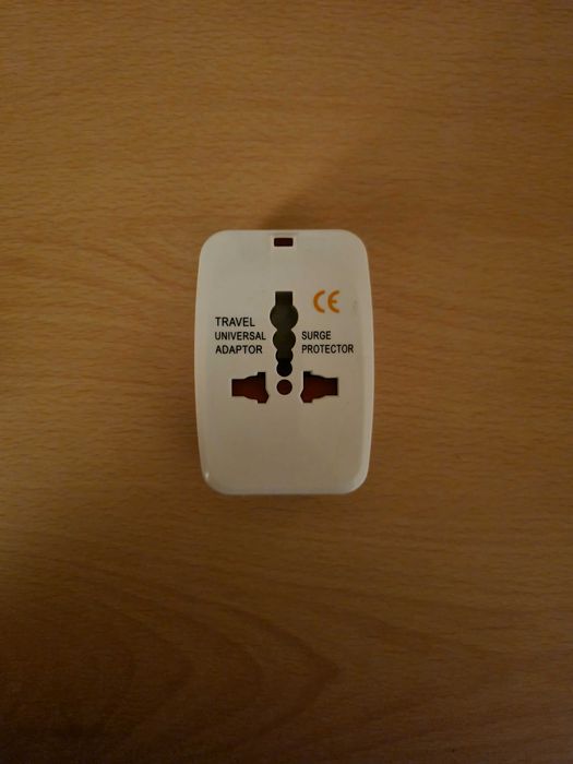 Adaptador de Viagem Universal