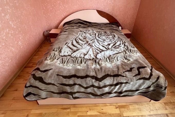 Спальня, шафа-купе, ліжко з тумбами.  Б/в в хорошому стані. САМОВИВІЗ