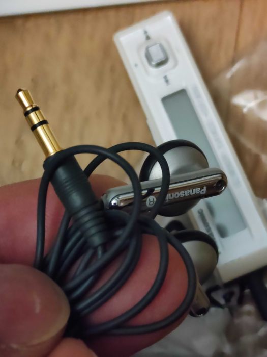 Panasonic SJ-MJ100-S. MiniDisk Player