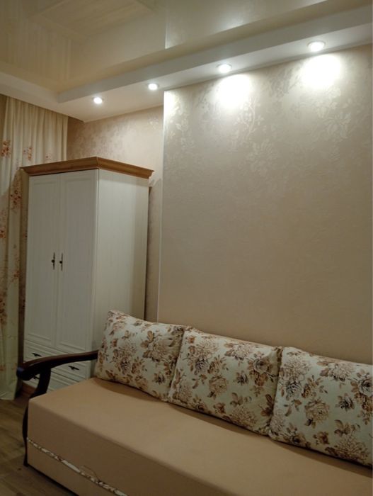 Затишна та тепла євродвушка квартира з меблями і технікою