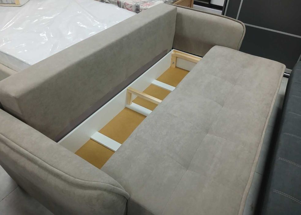 Диван (довжина 241см,розкладний)