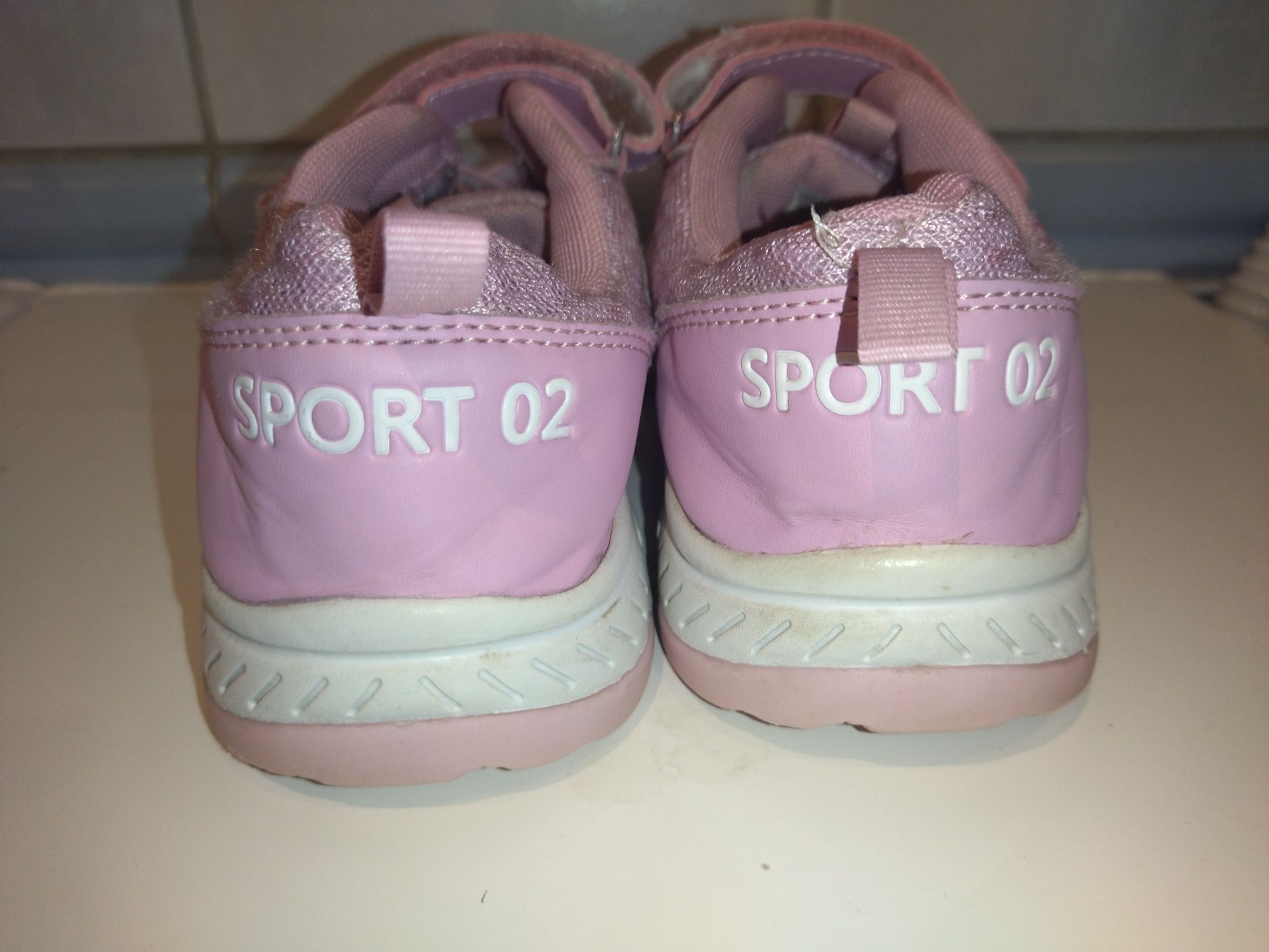Piękne różowe buty sportowe Graceland, rozmiar 33.