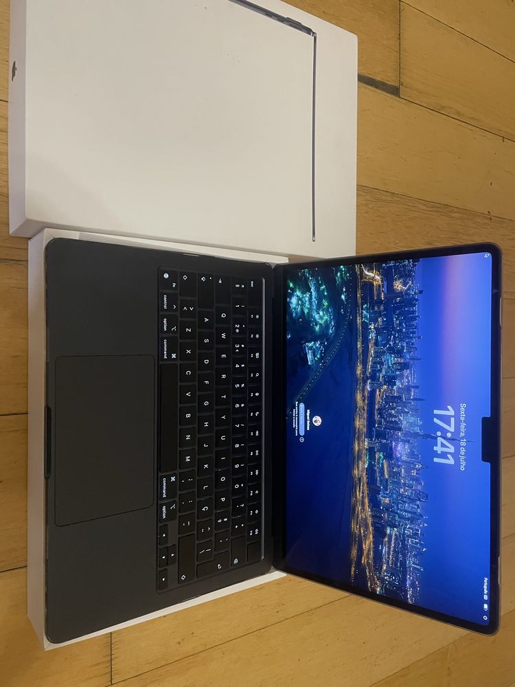 Macbook air 2024 M3 16GB