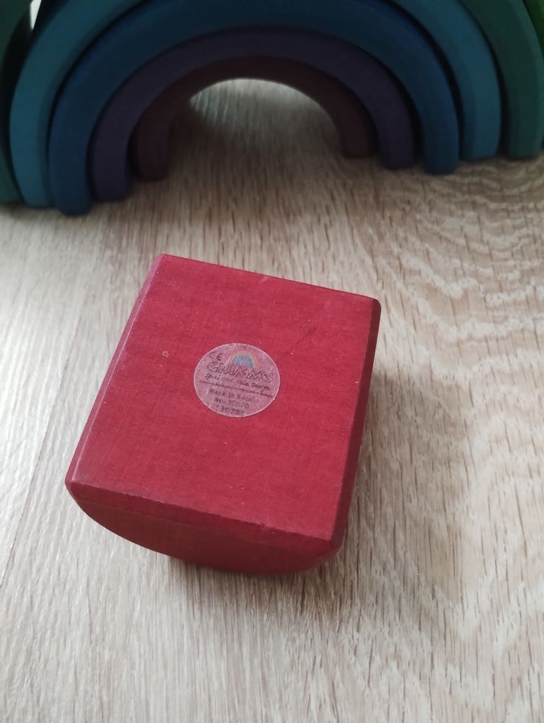 Oryginalna tęcza grimms, Montessori