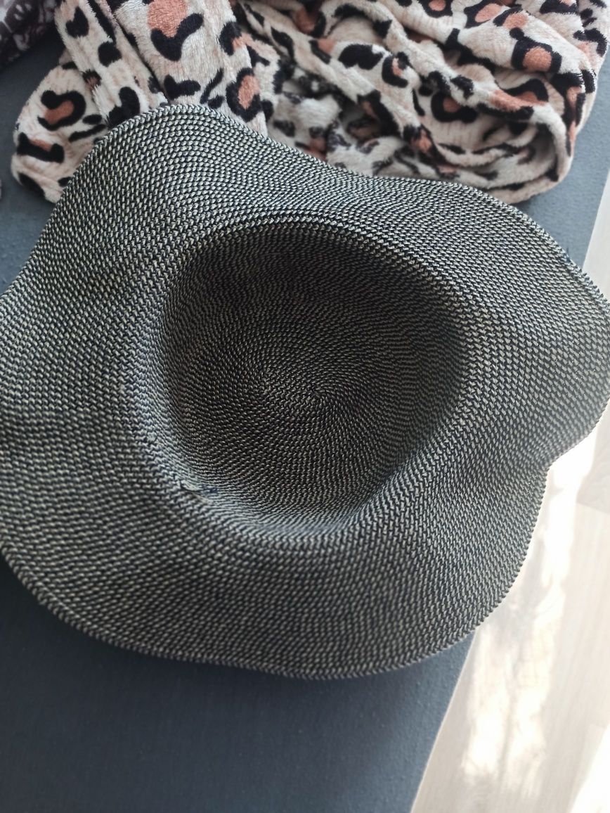 Kapelusz/słońce/wakacje/urlop/insta/moda/2024/nowość/