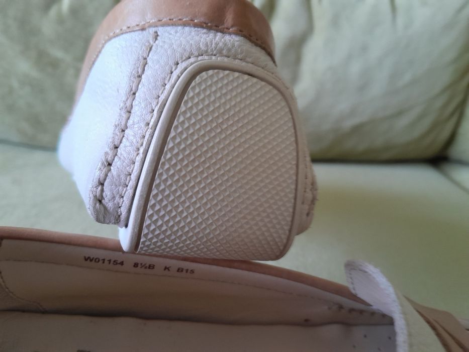 Шкіряні мокасини бренда COLE HAAN
