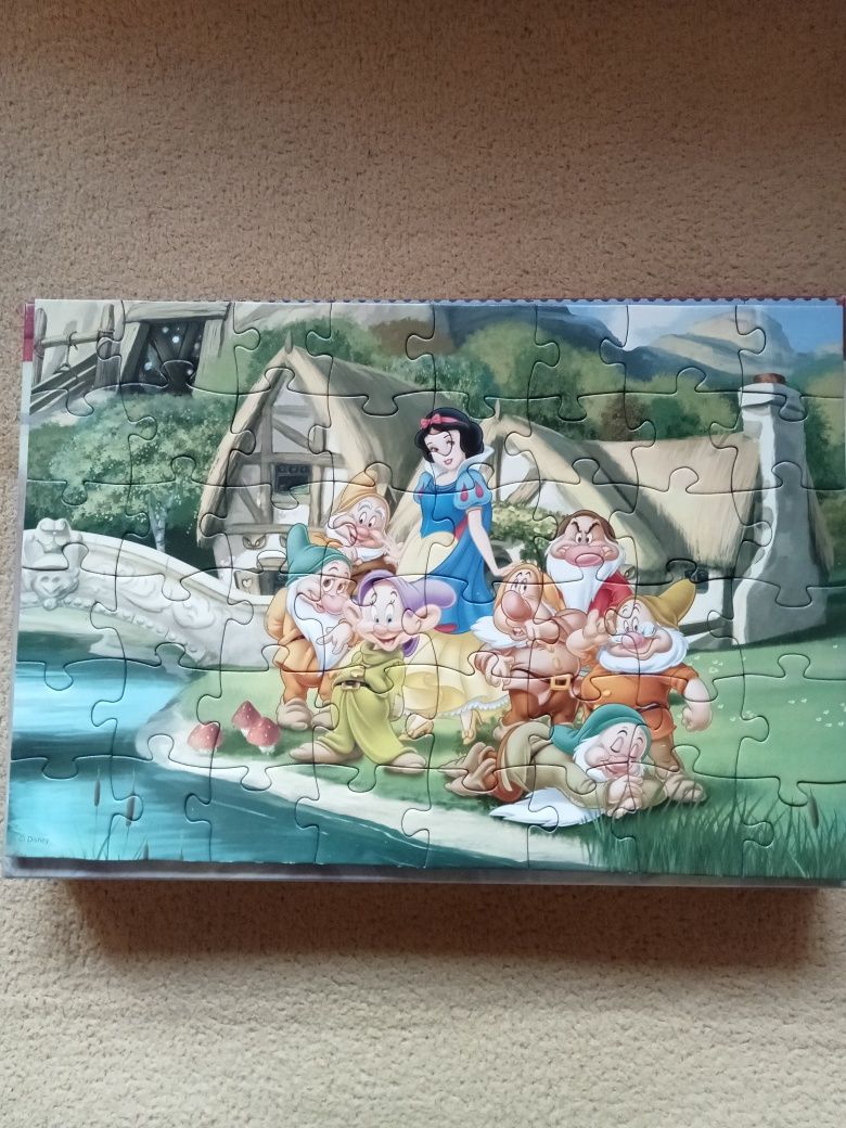 Puzzle 2w1 - Królewna Śnieżka i 7 krasnoludków