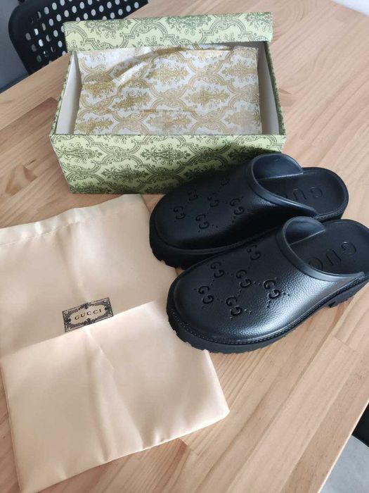Gucci Buty, sandaly, Klapki od reki