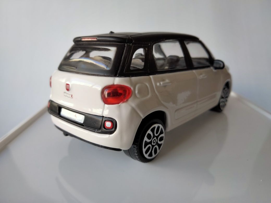 1/43 Fiat 500 L (2018)