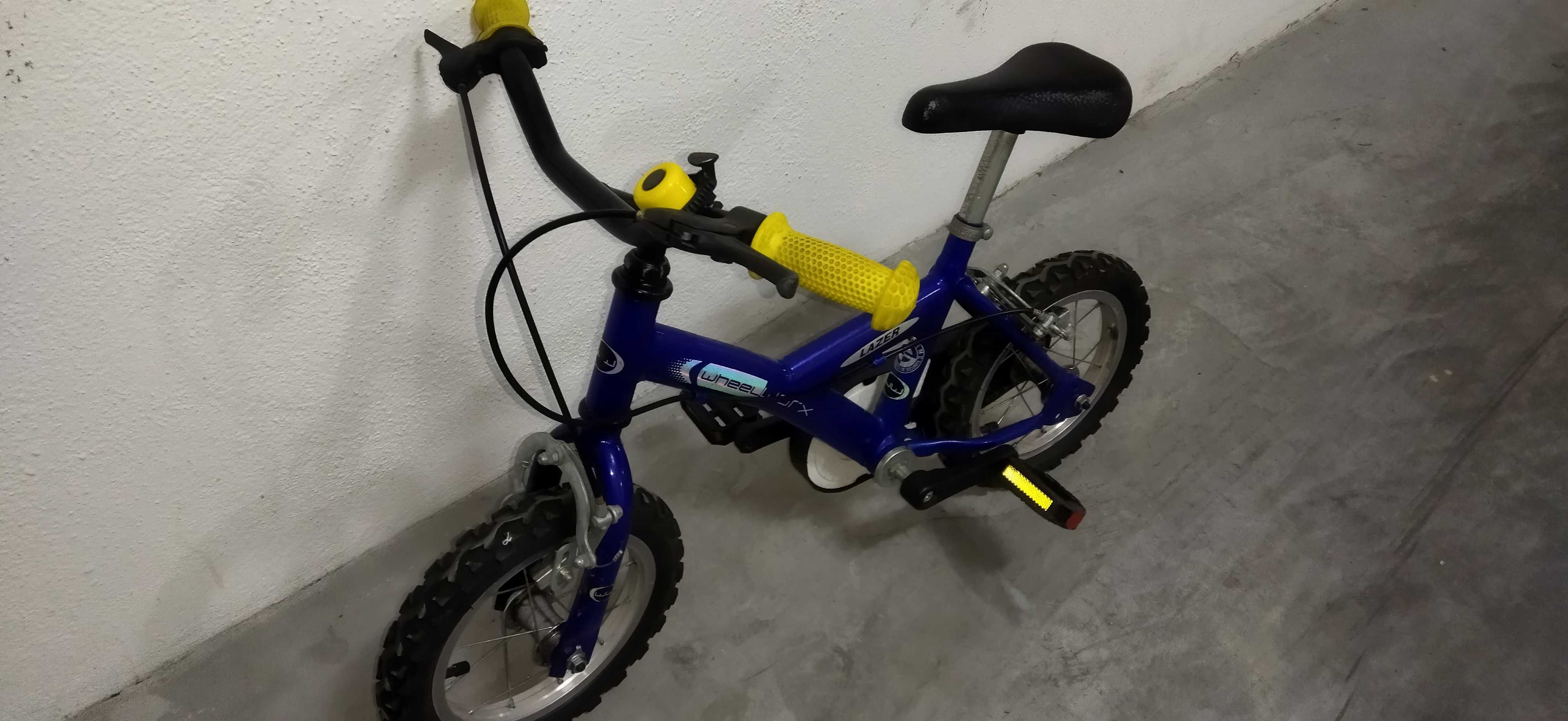 Bicicleta de criança roda  12 1/2 x1.75 em excelente estado