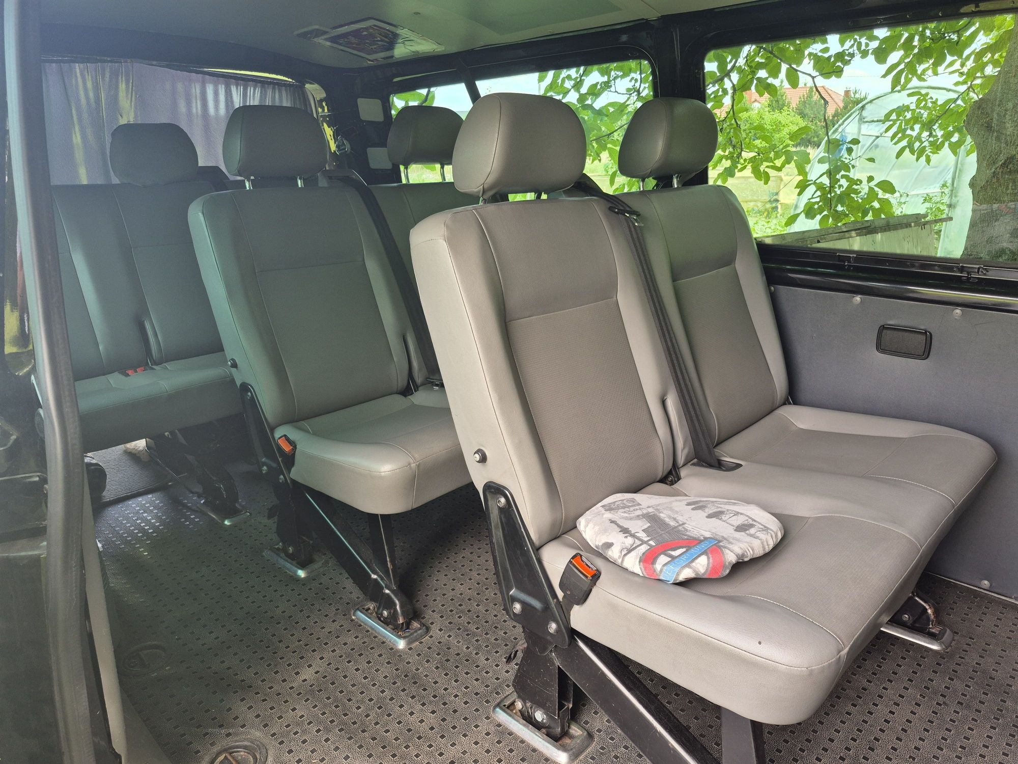 Volkswagen transporter T5 long  9 osobowy