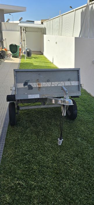Atrelado de carga para ligeiros