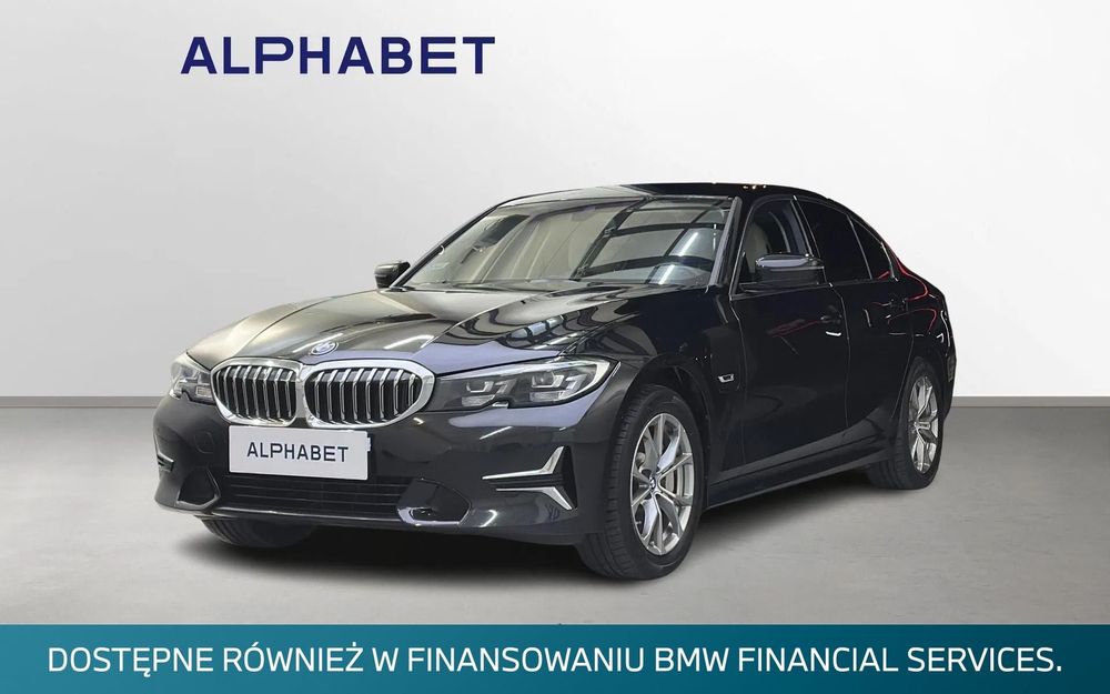 BMW Seria 3 330e xDrive