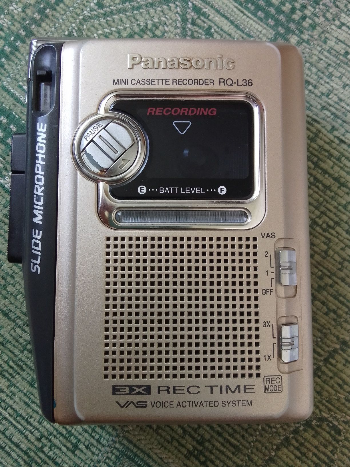 Продам плеер Panasonic rq L 36