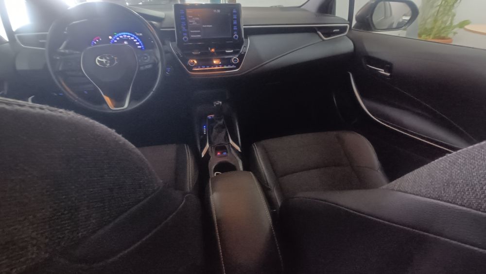 Toyota Corolla touring sport hybrido