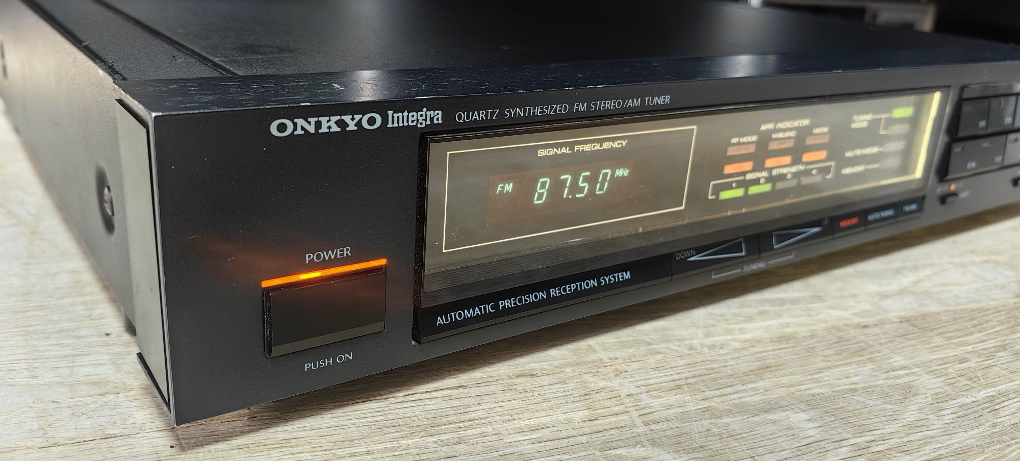 Тюнер Onkyo T-4250