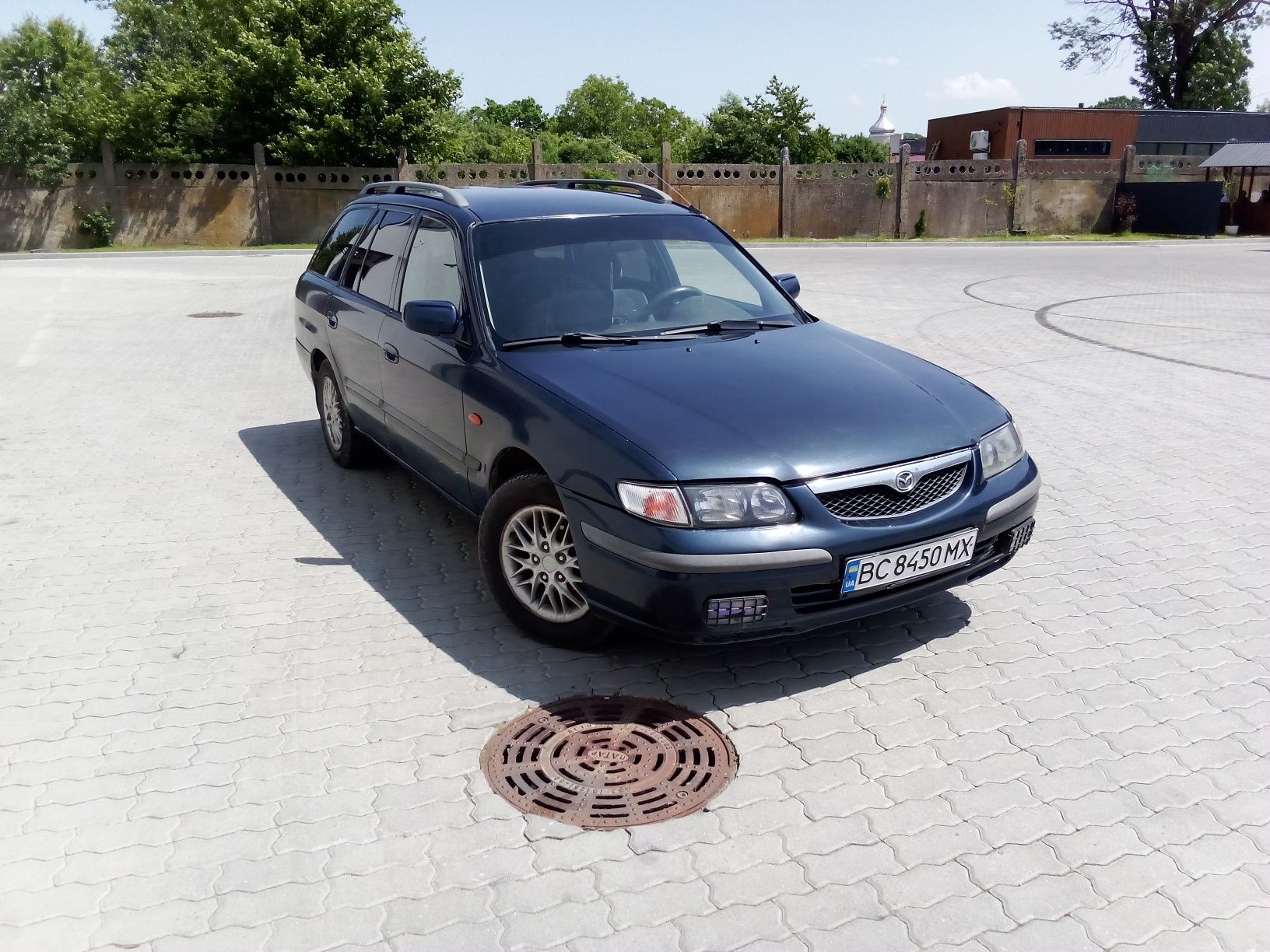 Машина Mazda 626 універсал пятидверний
