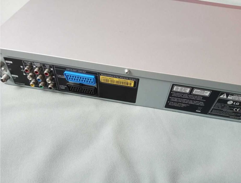 Видеомагнитофон новый DVD+VHS Комби.Пульт книжка коробка провода