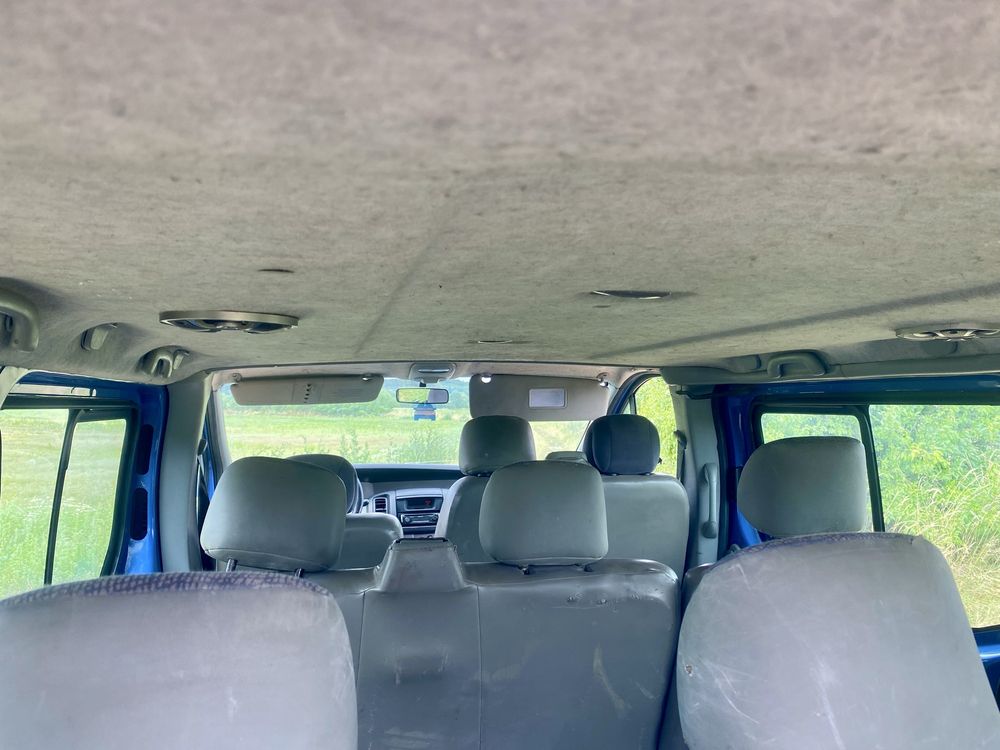 Renault Trafic bus