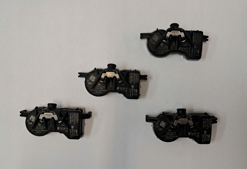 4x Czujnik ciśnienia TPMS Renault Espace V, Kadjar 407004CB0B (C293)