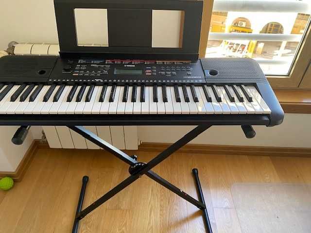 Teclado Yamaha PSR E263