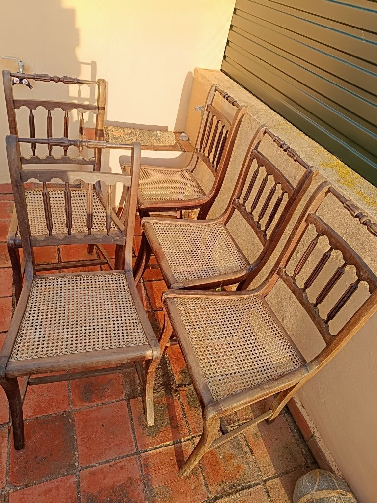 Cadeiras antigas em madeira maciça e palhinha/vime, 5 peças iguais