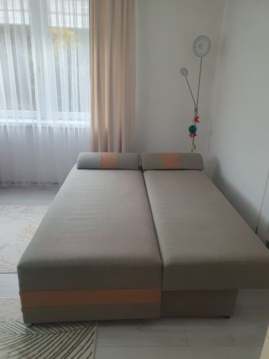 Kanapa rozkładana z funkcją spania i pojemnikiem