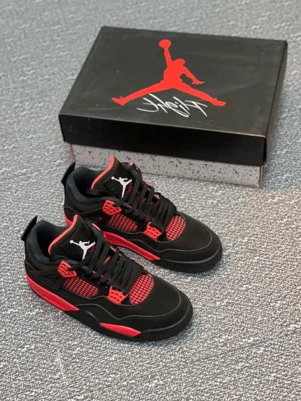 Jordan 4 Retro Red Thunder ；R.43