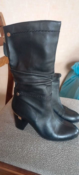 Продам женские сапоги