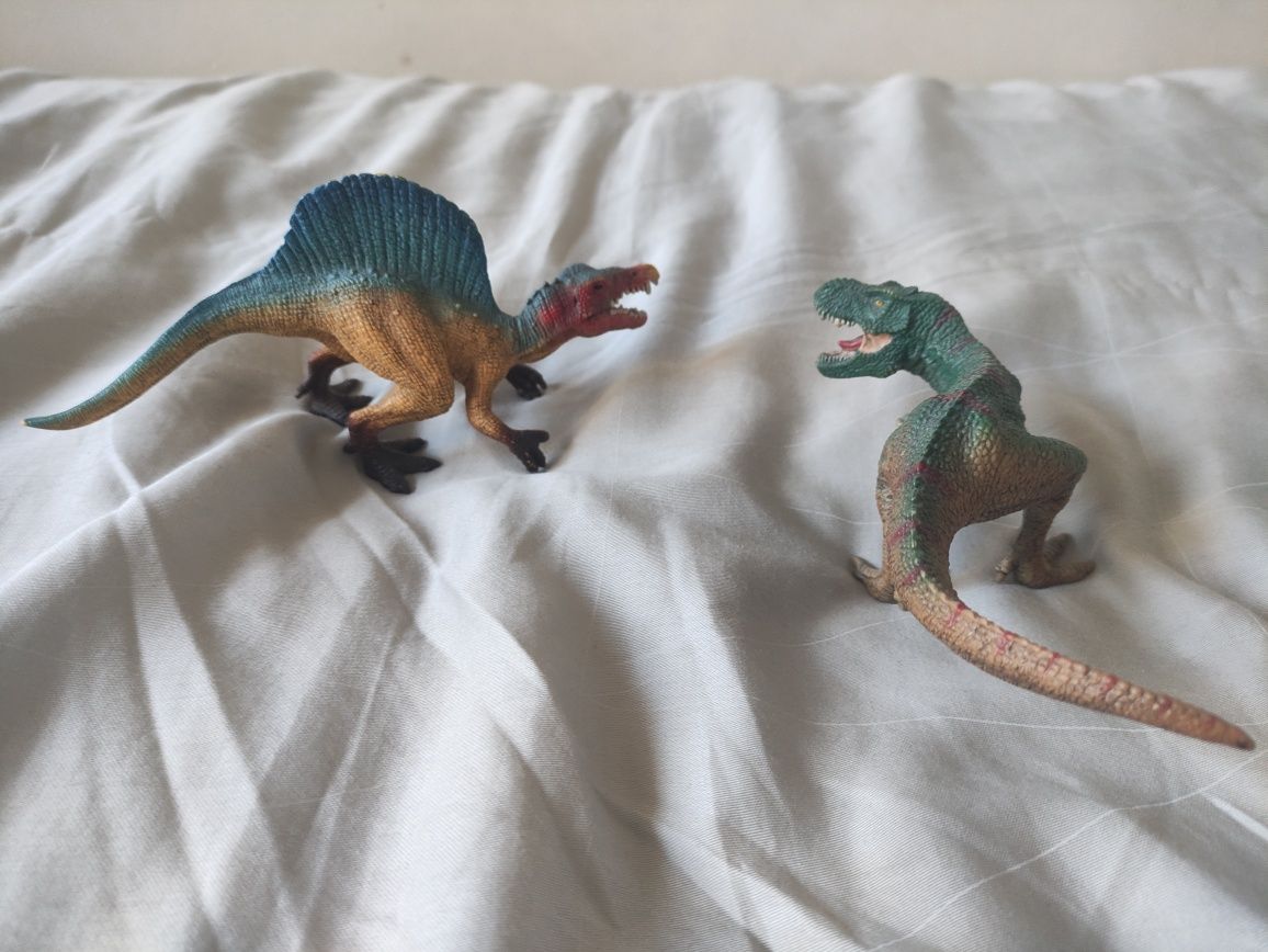 Młody spinozaur i tyranozaur SCHLEICH