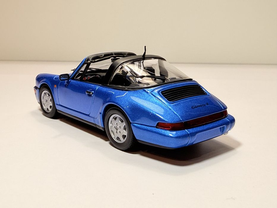 Model 1:33 Porsche 911 Targa 964 blue Minichamps