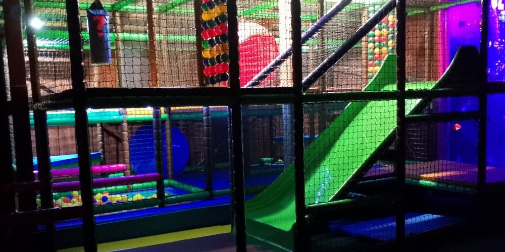 Konstrukcja zabaw z montażem: Sala Zabaw,Centrum Rozrywki,Przedszkola