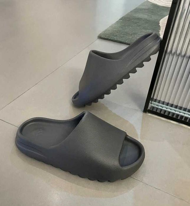 adidas_Yeezy_Slide_czarne R.42