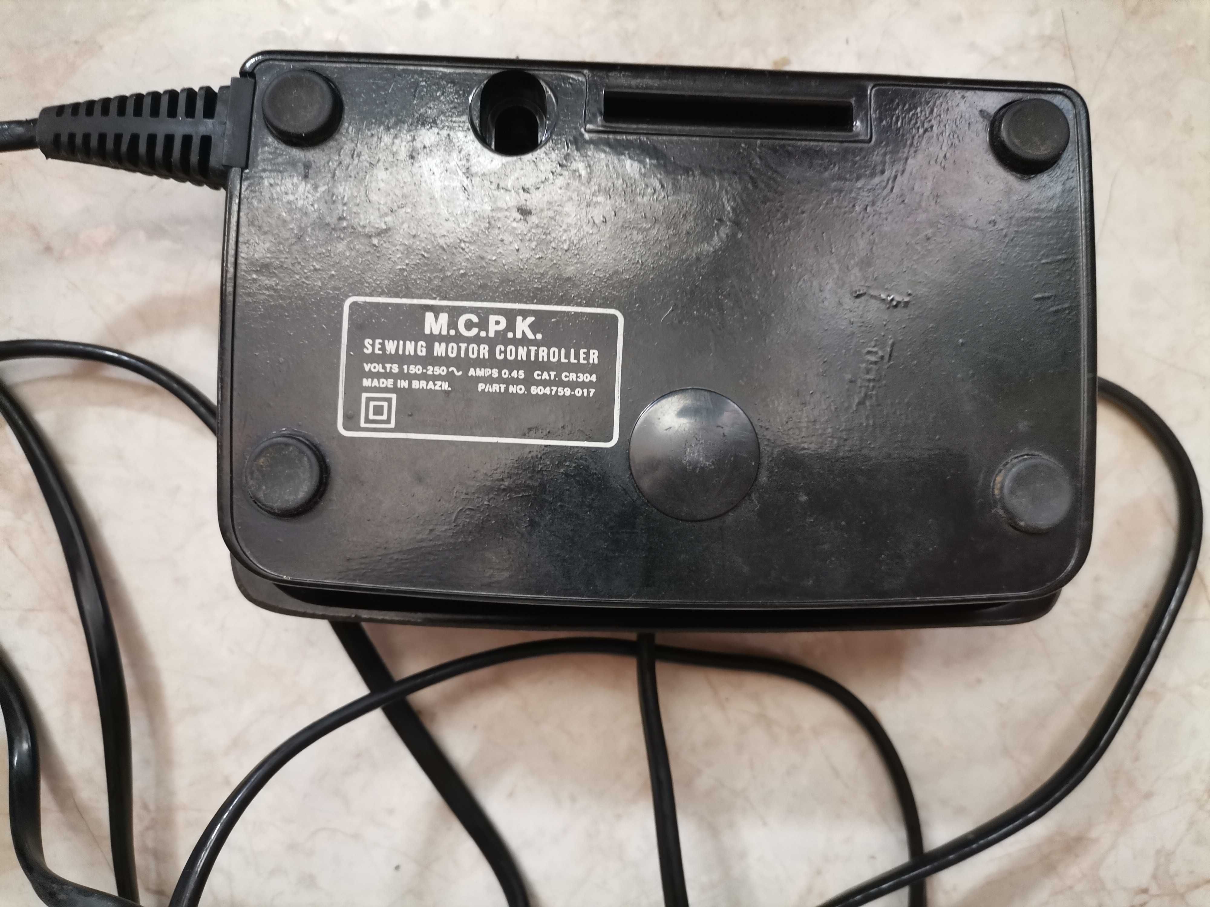 Motor elétrico e pedal para máquina de costura