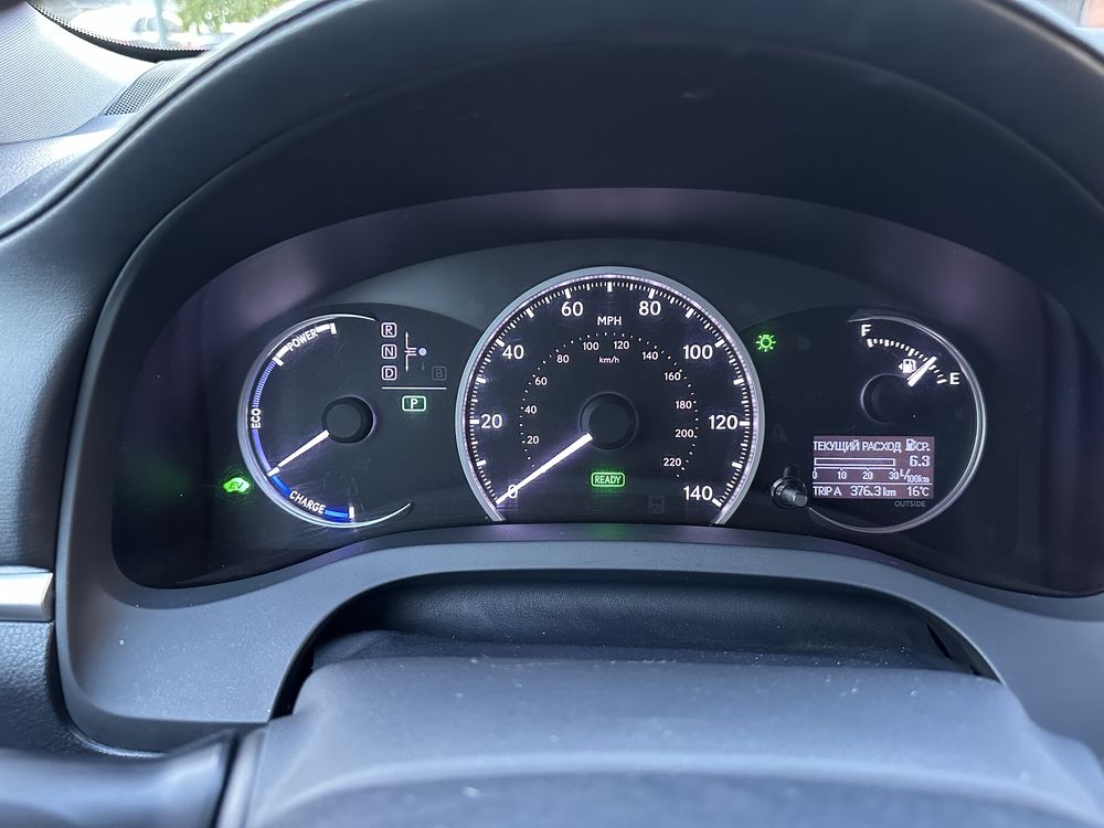 Lexus CT200h 2012 год