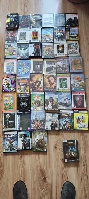 Sprzedam PŁYTY CD/ DVD plus Trójnog VELBON TRIPOD