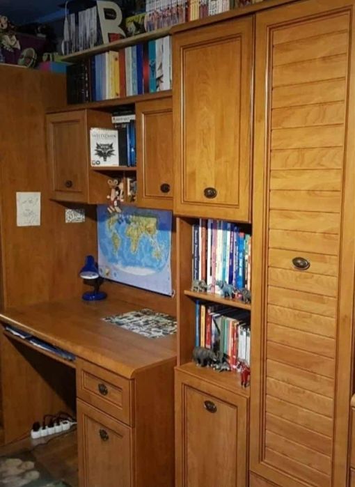 Zestaw mebli - meblościanka -  regał, szafka, biurko