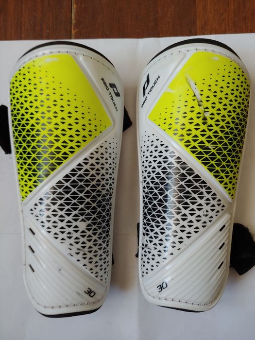 Ochraniacze piłkarskie ProTouch Force