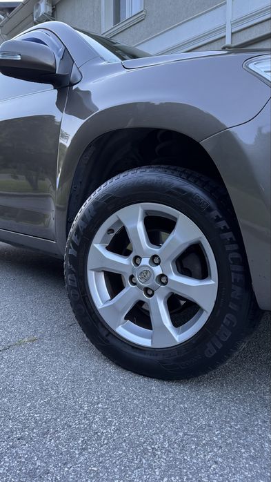 Автомобіль у чудовому стані.