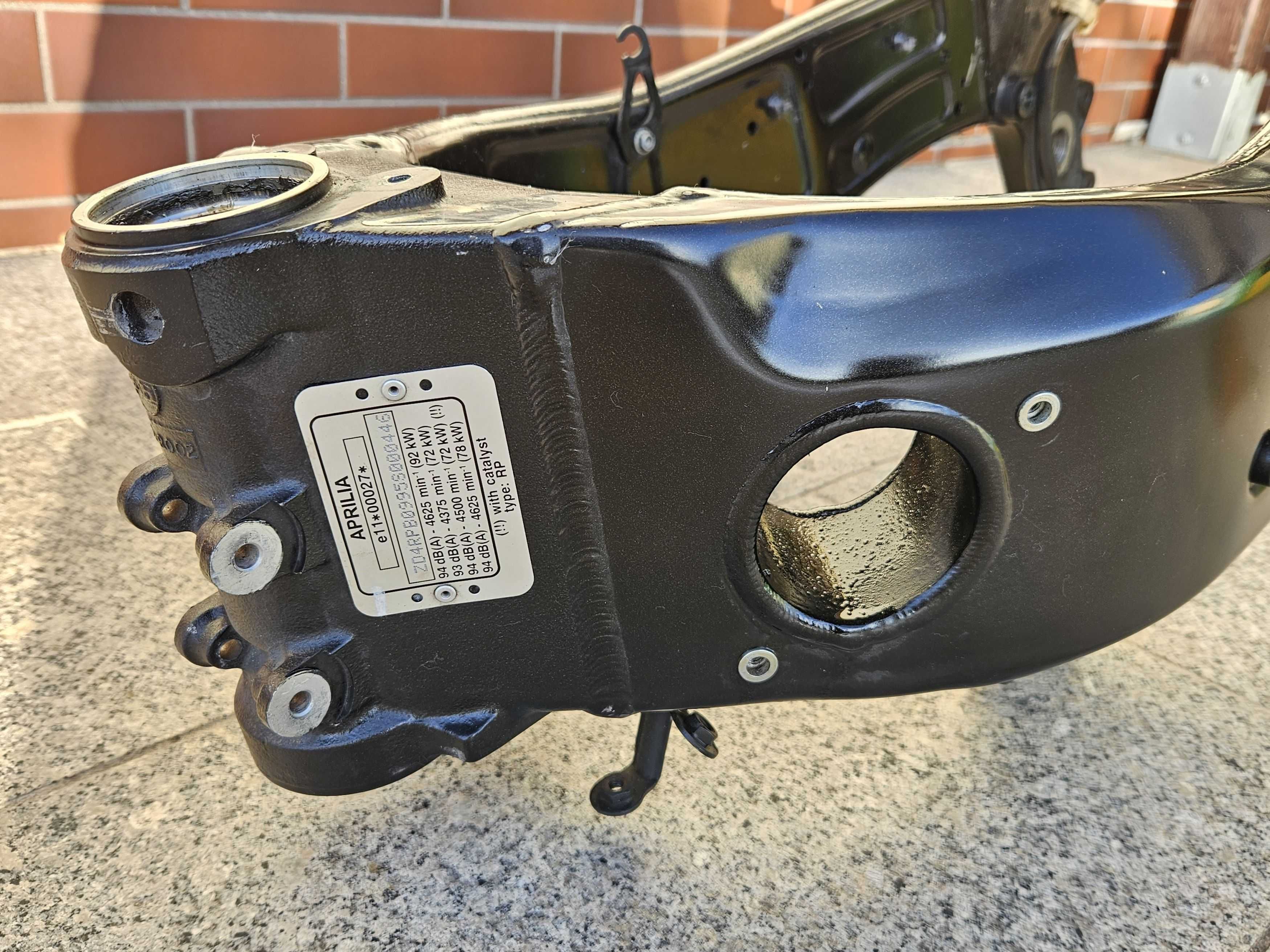 Rama + dokumenty papiery Aprilia RSV 1000 TUONO 02-06