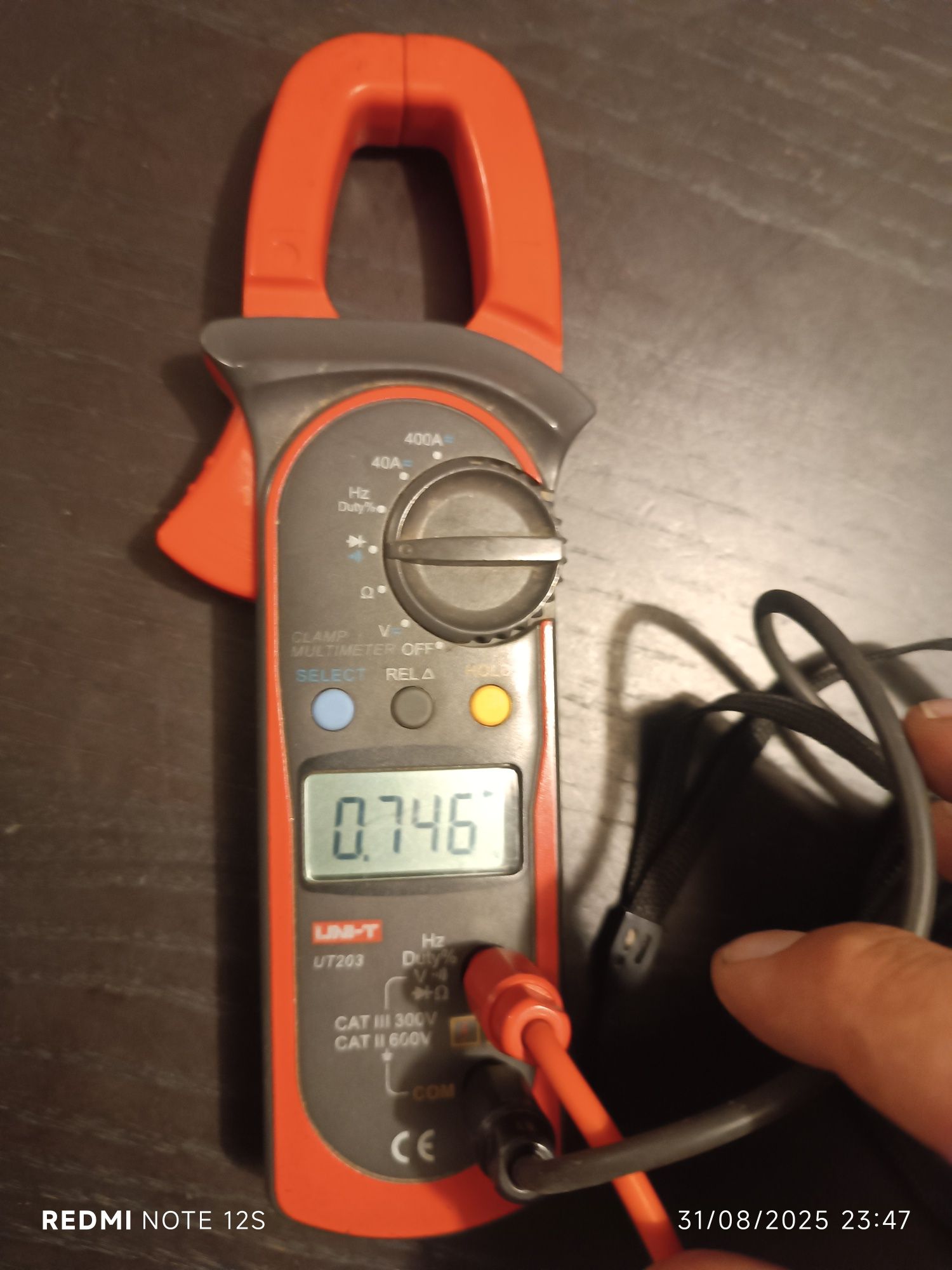 Vendo Alicate Amperímetro Digital UNI-T UT203