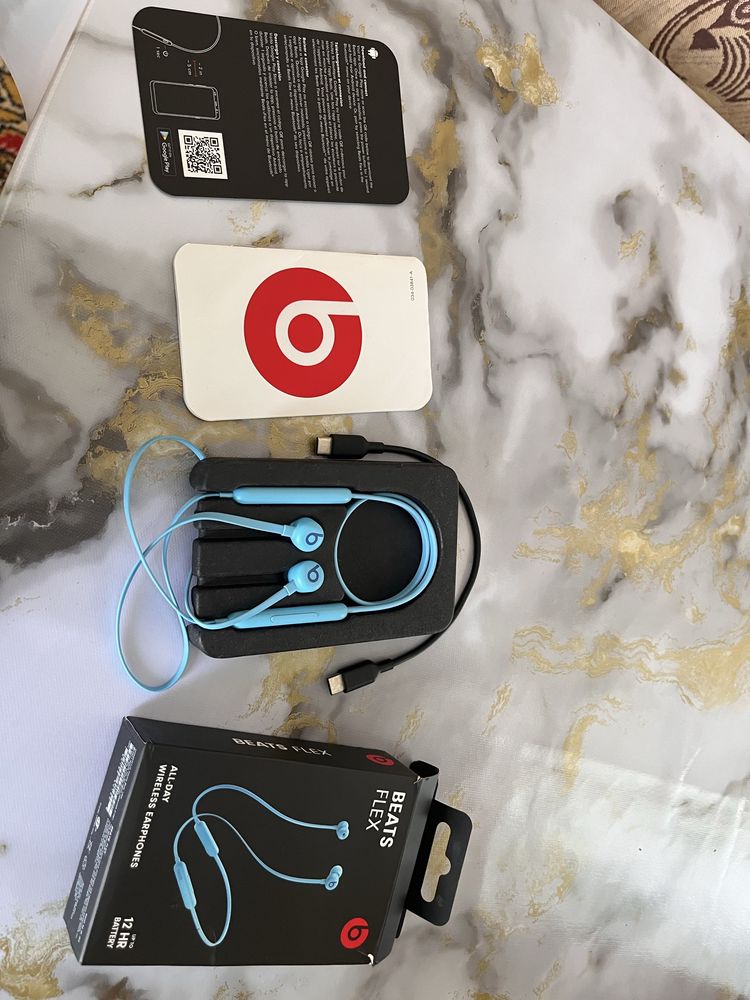 Без проведні навушники BEATS FLEX