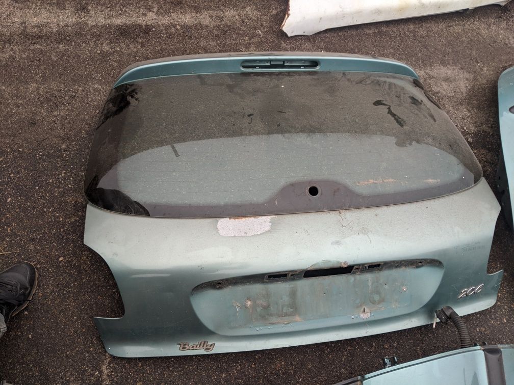 Двери ляда Peugeot 206 Пежо 206 стекло заднее