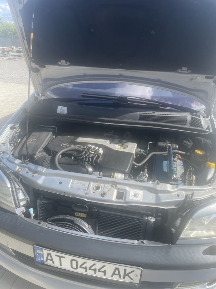 Автомобіль Опель Зефіра А 2003 рік 2.2 газ/бензин Opel Zafira A