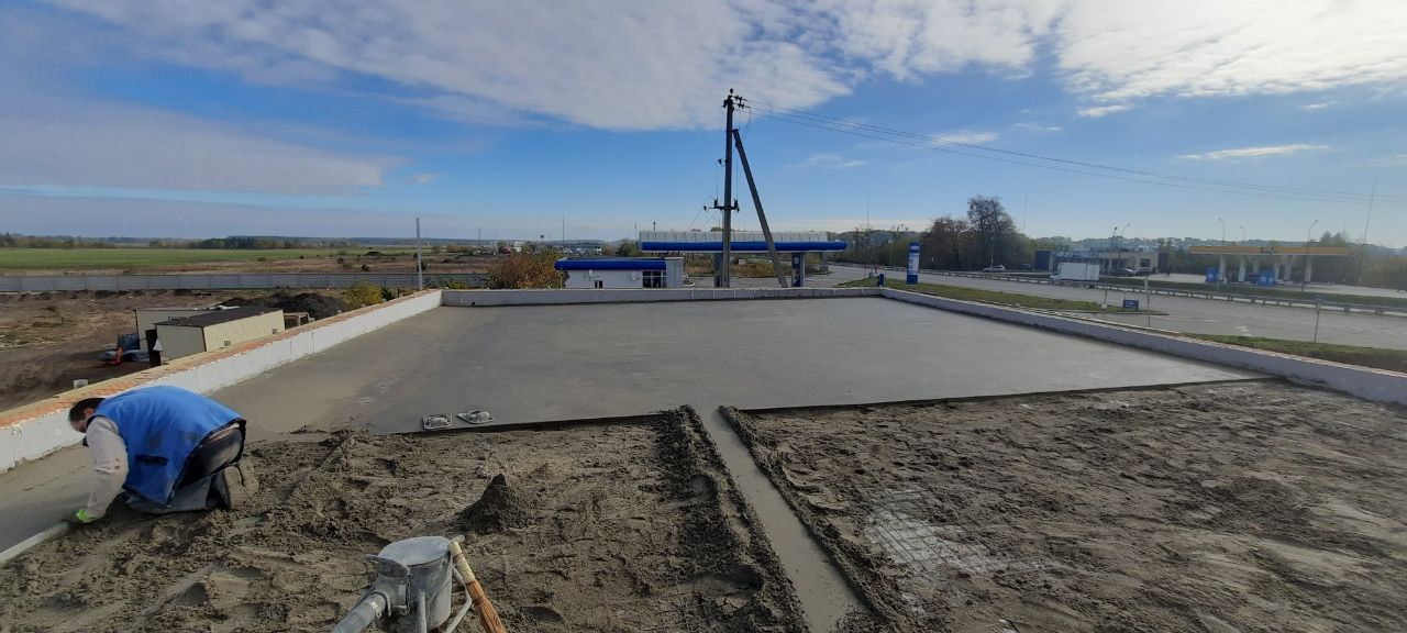 Стяжка підлоги, напівсуха стяжка підлоги машинним методом