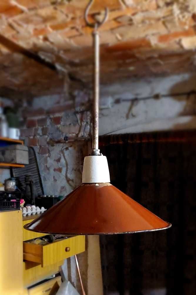 Stara lampa z okresu PRL