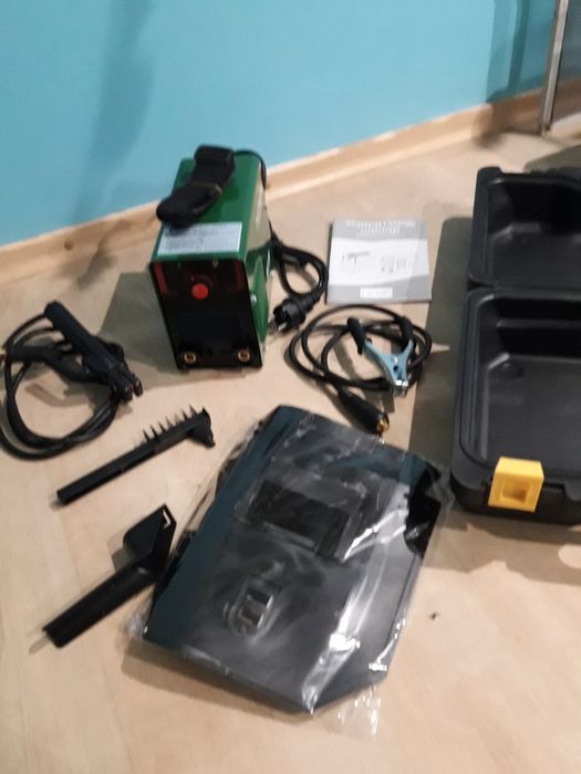 Продам инверторний сварочний аппарат в кмплекте маска.