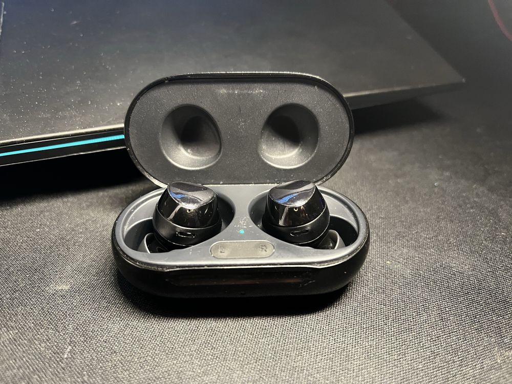 Продам наушники Samsung Galaxy Buds+ Black