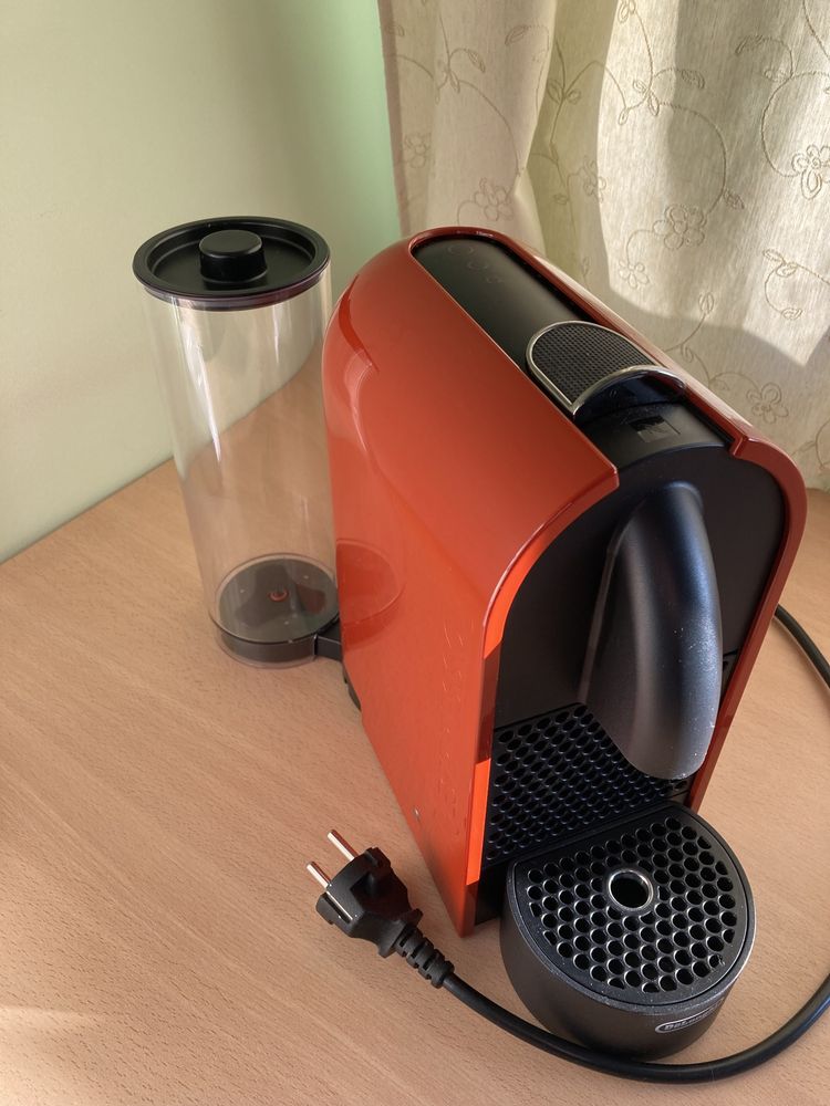 Maquina cafe Nespresso U Delonghi