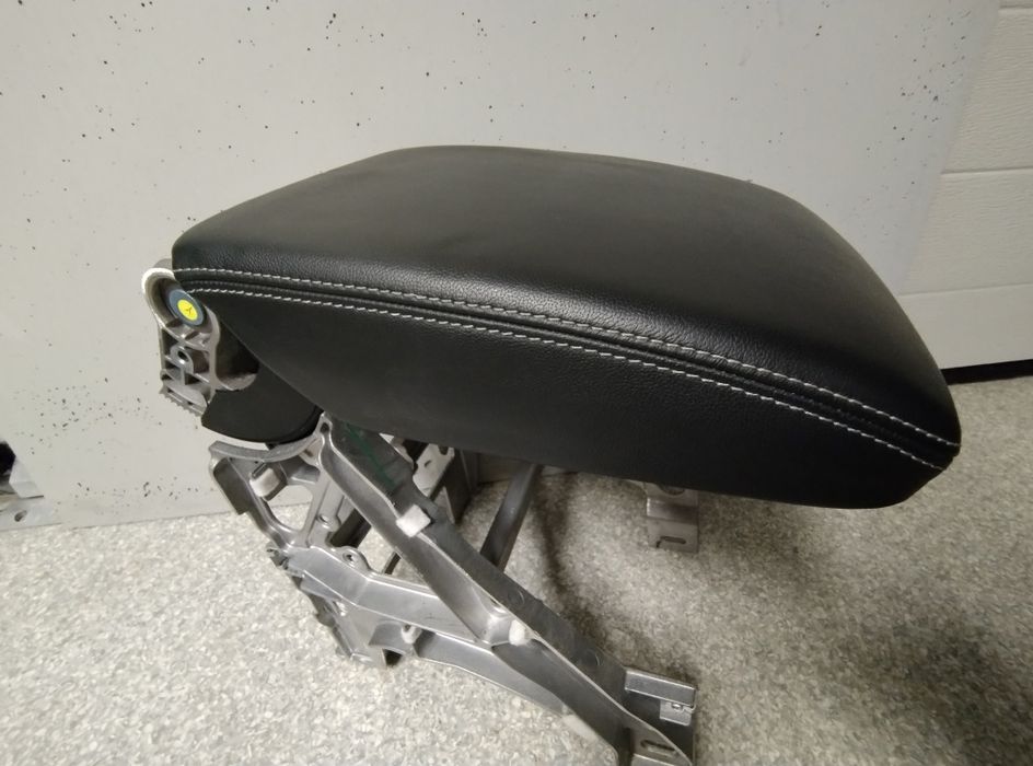 Podłokietnik Audi Q5 FY SUV 80A864283A